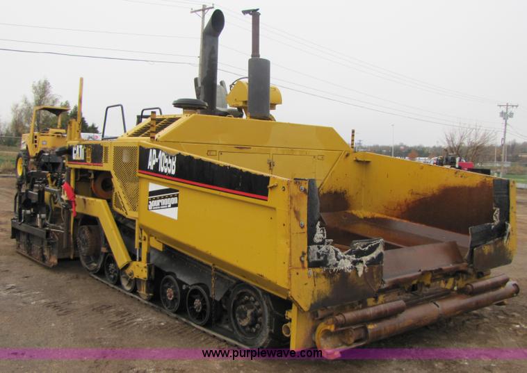 image for item B2050 2001 Caterpillar AP-1055B crawler asphalt paver
