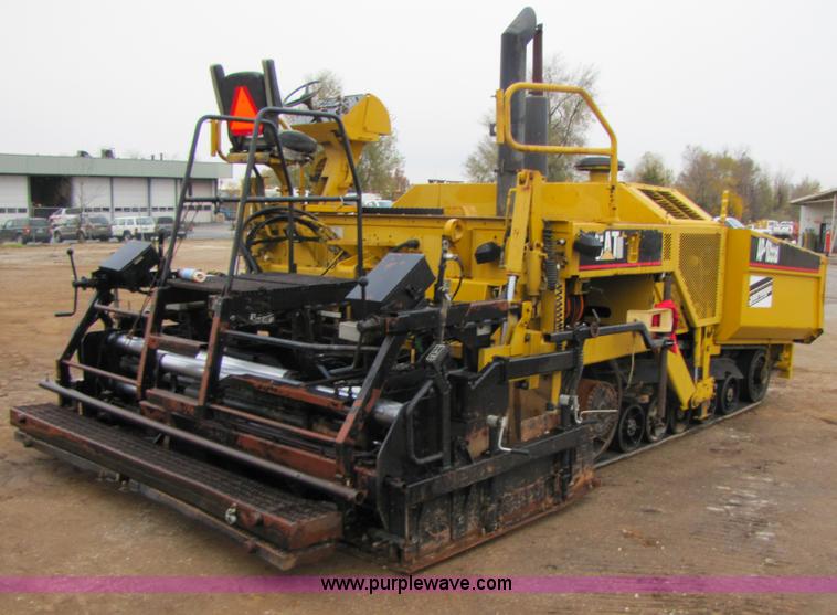 image for item B2050 2001 Caterpillar AP-1055B crawler asphalt paver
