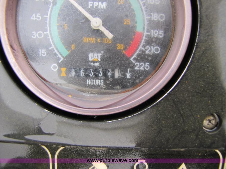 image for item B2050 2001 Caterpillar AP-1055B crawler asphalt paver