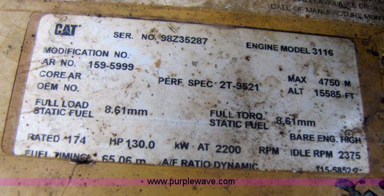 image for item B2050 2001 Caterpillar AP-1055B crawler asphalt paver