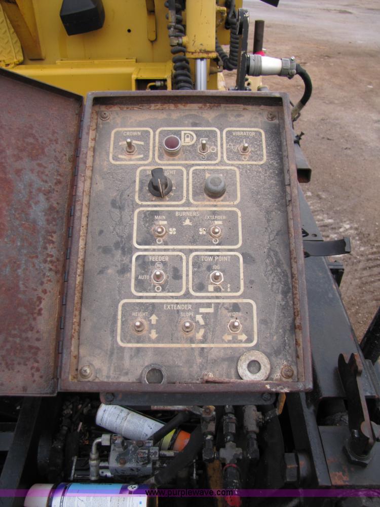 image for item B2050 2001 Caterpillar AP-1055B crawler asphalt paver