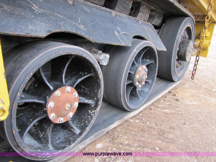 image for item B2050 2001 Caterpillar AP-1055B crawler asphalt paver