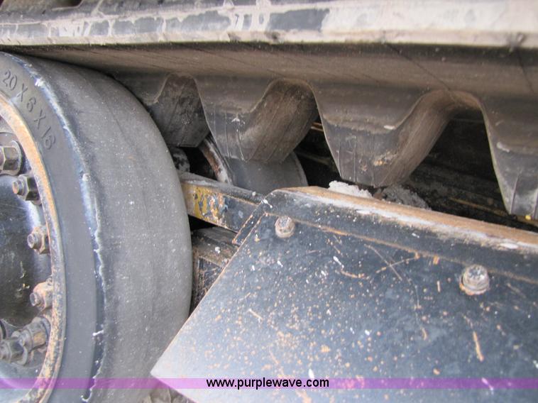 image for item B2050 2001 Caterpillar AP-1055B crawler asphalt paver