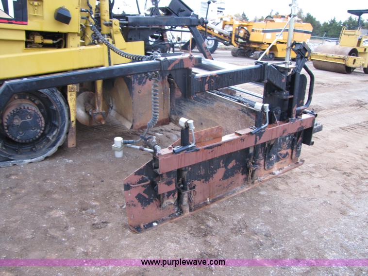 image for item B2050 2001 Caterpillar AP-1055B crawler asphalt paver