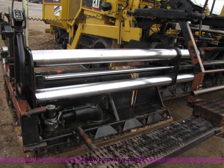 image for item B2050 2001 Caterpillar AP-1055B crawler asphalt paver