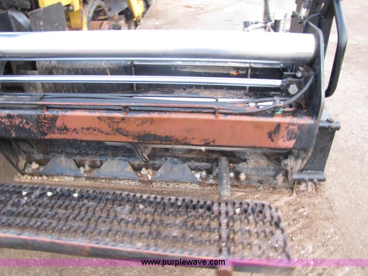 image for item B2050 2001 Caterpillar AP-1055B crawler asphalt paver