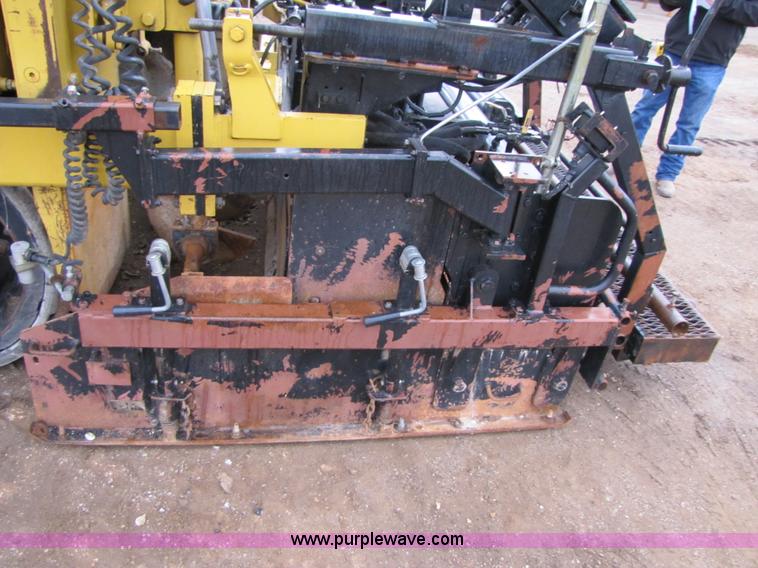 image for item B2050 2001 Caterpillar AP-1055B crawler asphalt paver