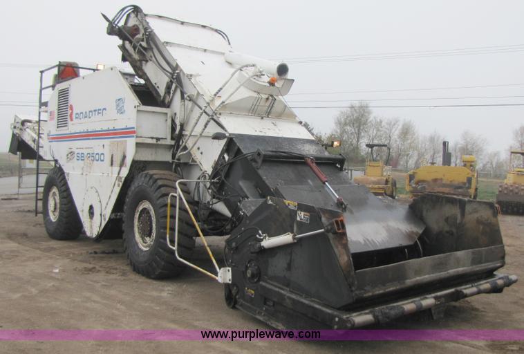 image for item B2052 1994 Roadtec SB-2500 mobile shuttle buggy