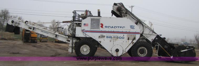 image for item B2052 1994 Roadtec SB-2500 mobile shuttle buggy