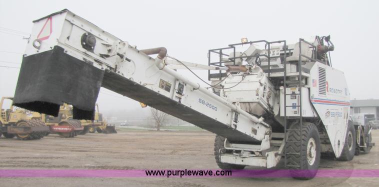 image for item B2052 1994 Roadtec SB-2500 mobile shuttle buggy