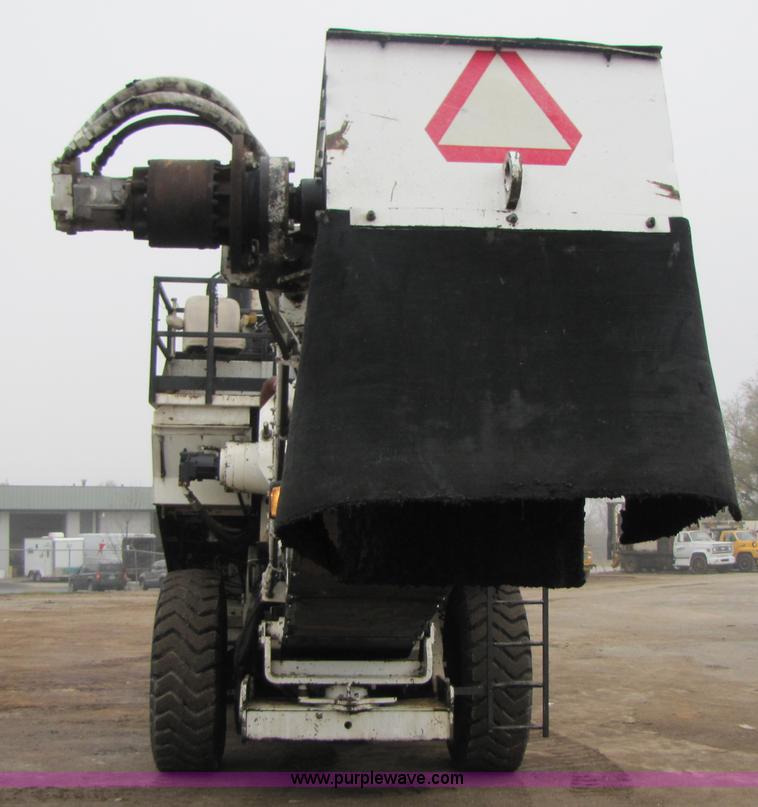 image for item B2052 1994 Roadtec SB-2500 mobile shuttle buggy