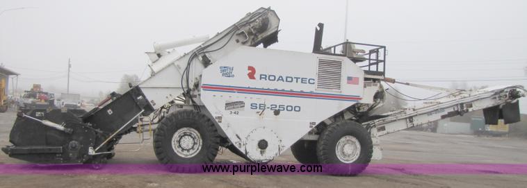 image for item B2052 1994 Roadtec SB-2500 mobile shuttle buggy