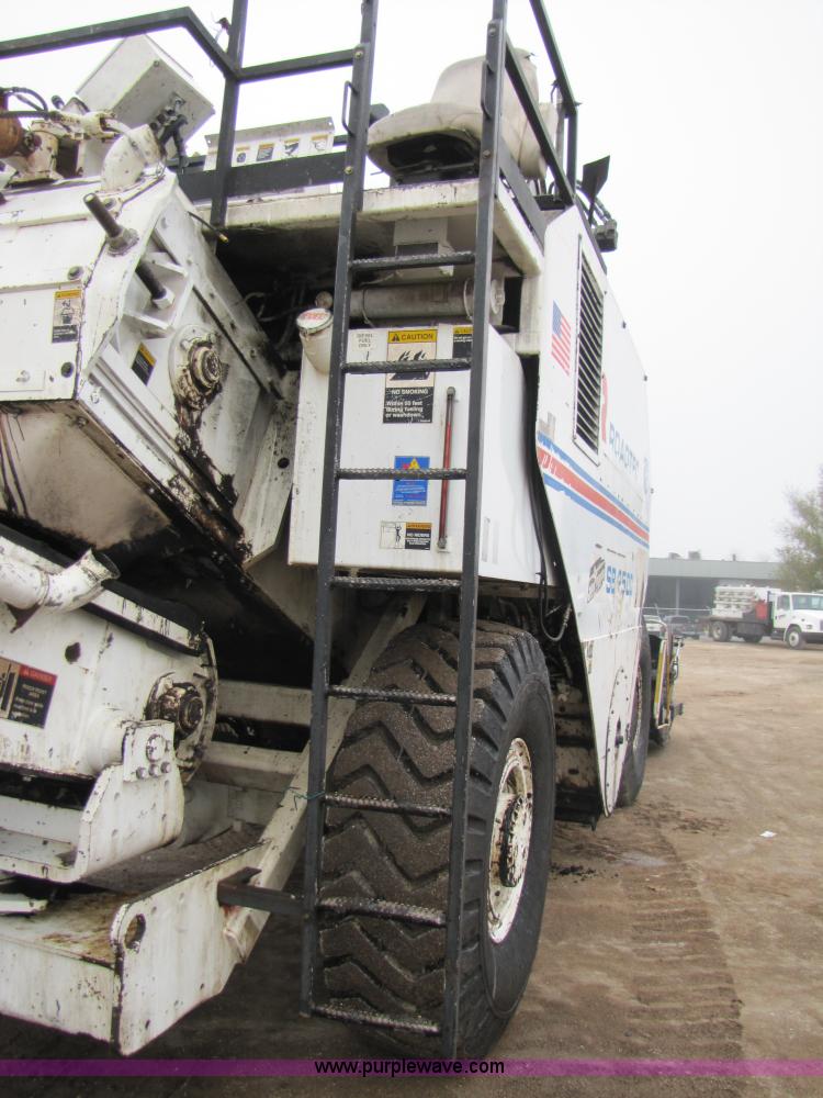 image for item B2052 1994 Roadtec SB-2500 mobile shuttle buggy