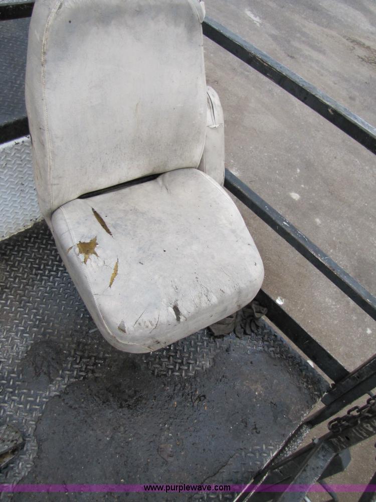 image for item B2052 1994 Roadtec SB-2500 mobile shuttle buggy