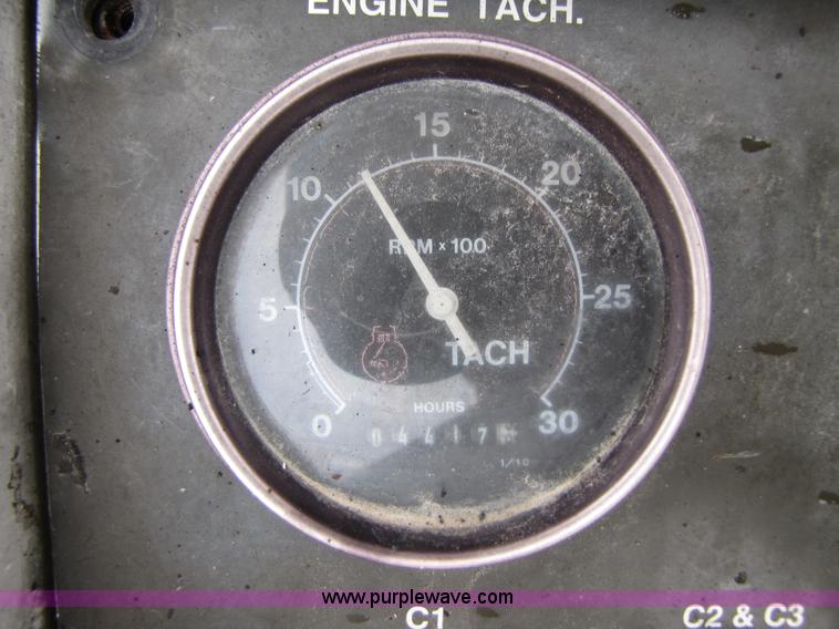 image for item B2052 1994 Roadtec SB-2500 mobile shuttle buggy