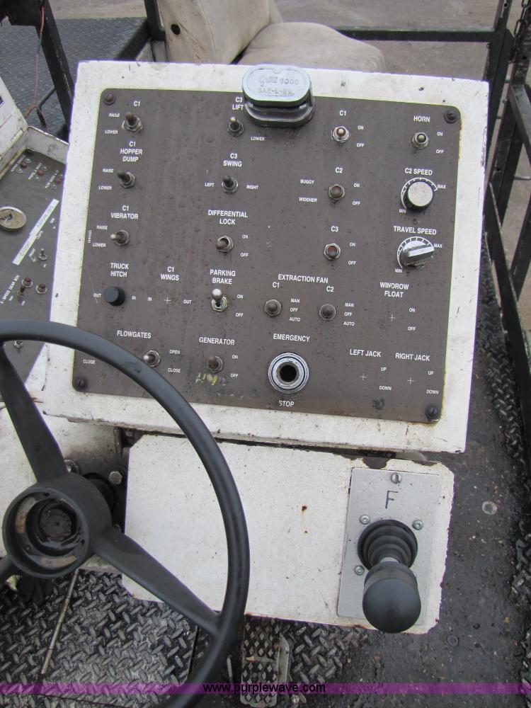 image for item B2052 1994 Roadtec SB-2500 mobile shuttle buggy