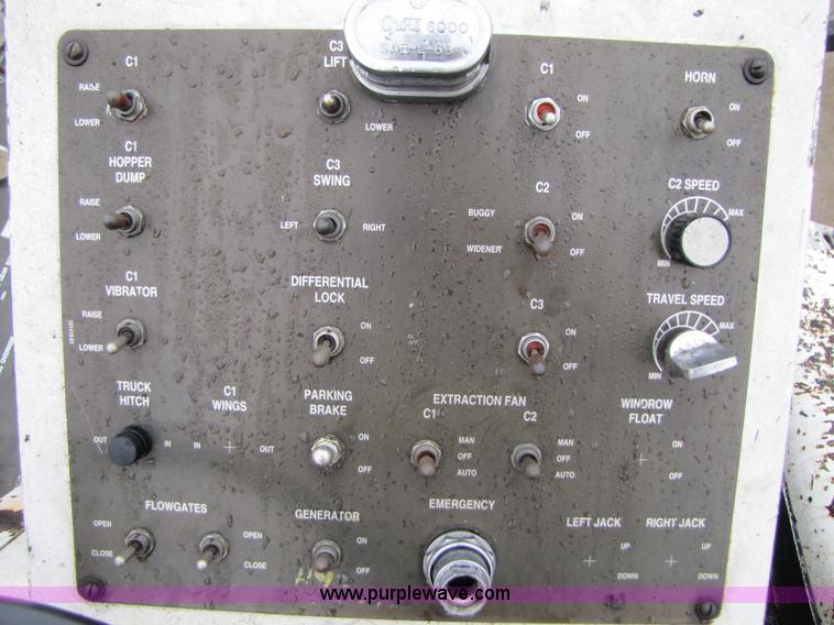 image for item B2052 1994 Roadtec SB-2500 mobile shuttle buggy