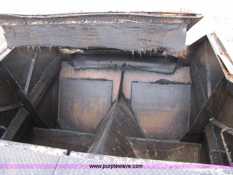 image for item B2052 1994 Roadtec SB-2500 mobile shuttle buggy