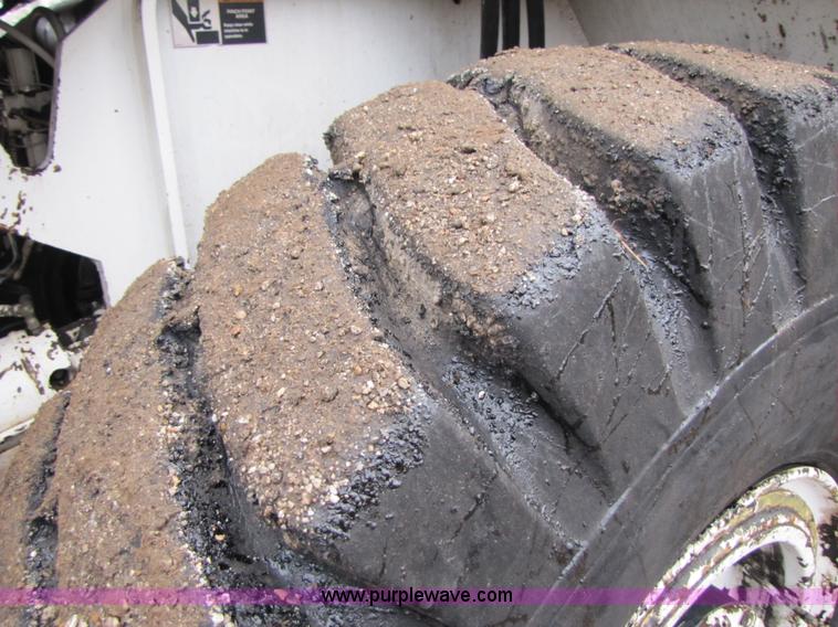 image for item B2052 1994 Roadtec SB-2500 mobile shuttle buggy