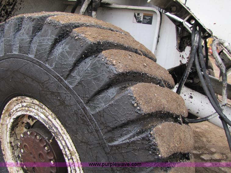 image for item B2052 1994 Roadtec SB-2500 mobile shuttle buggy