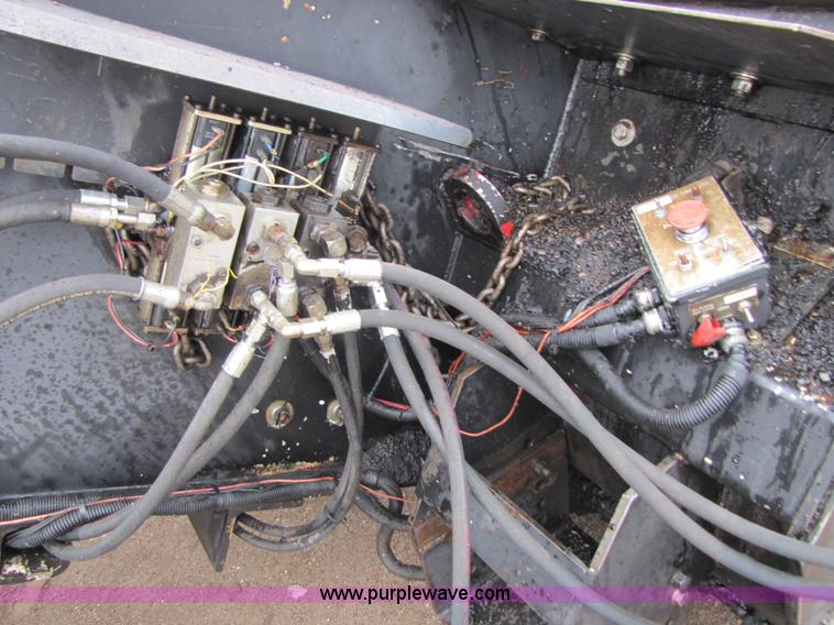 image for item B2052 1994 Roadtec SB-2500 mobile shuttle buggy