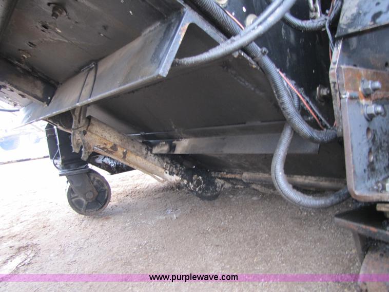 image for item B2052 1994 Roadtec SB-2500 mobile shuttle buggy