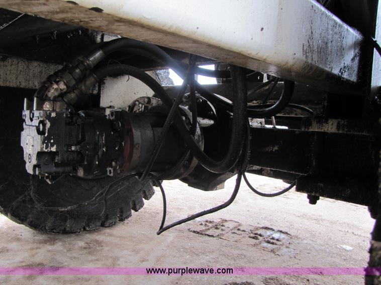 image for item B2052 1994 Roadtec SB-2500 mobile shuttle buggy