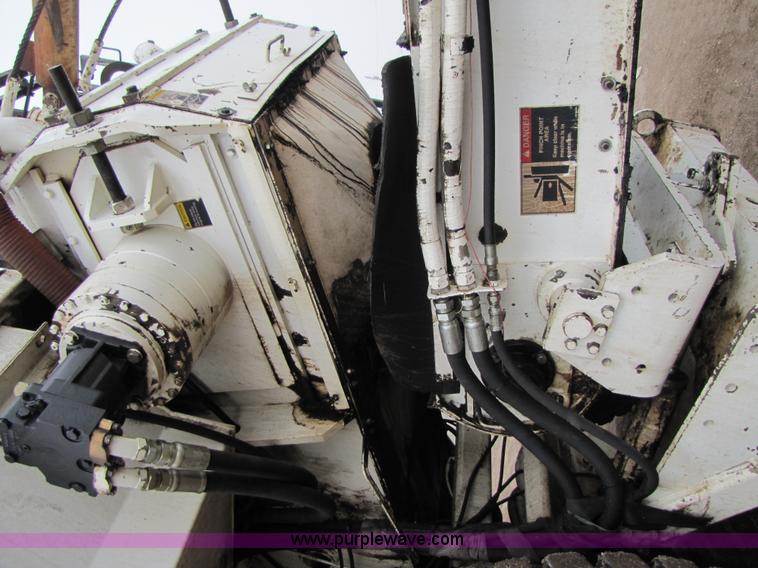 image for item B2052 1994 Roadtec SB-2500 mobile shuttle buggy