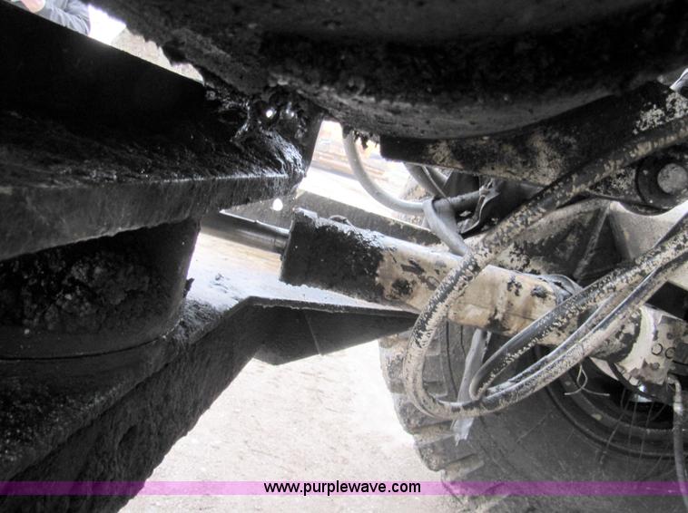 image for item B2052 1994 Roadtec SB-2500 mobile shuttle buggy