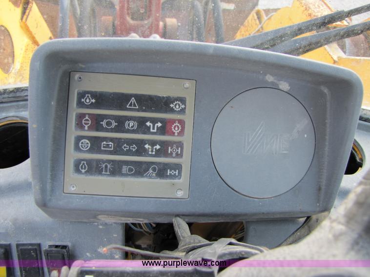 image for item B2054 1991 Volvo L150 articulating wheel loader