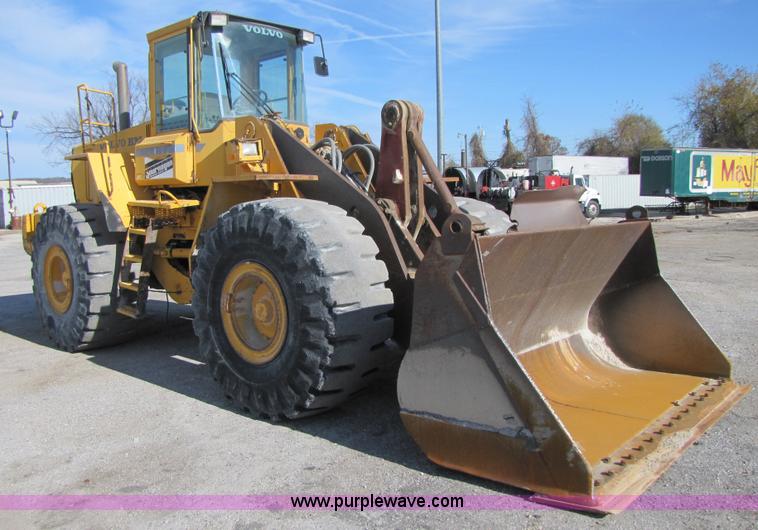 image for item B2055 1995 Volvo L150 articulating wheel loader