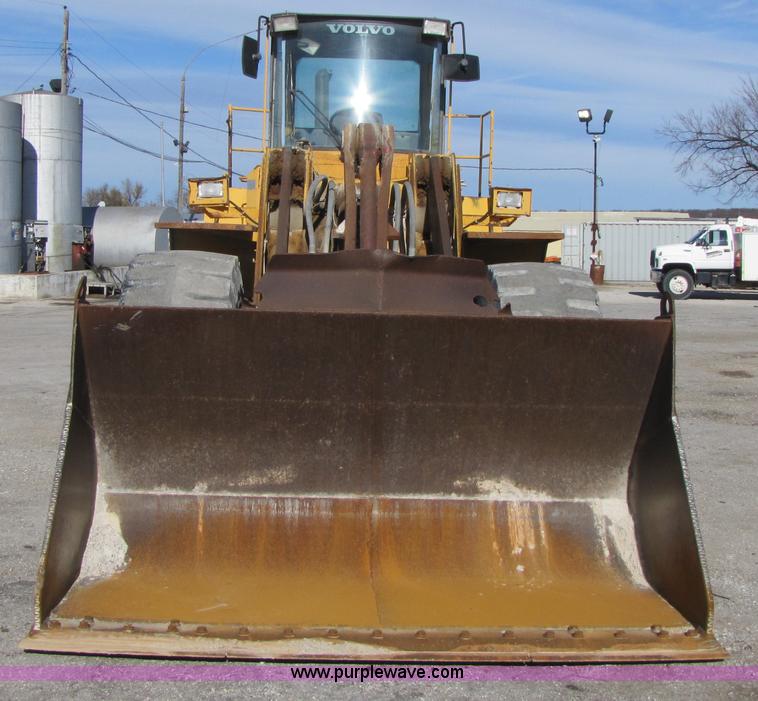 image for item B2055 1995 Volvo L150 articulating wheel loader