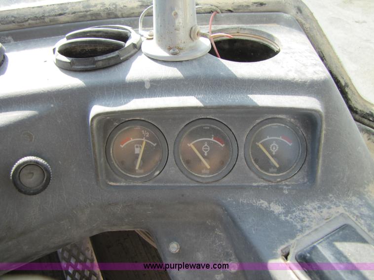 image for item B2055 1995 Volvo L150 articulating wheel loader