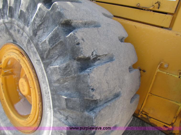 image for item B2055 1995 Volvo L150 articulating wheel loader