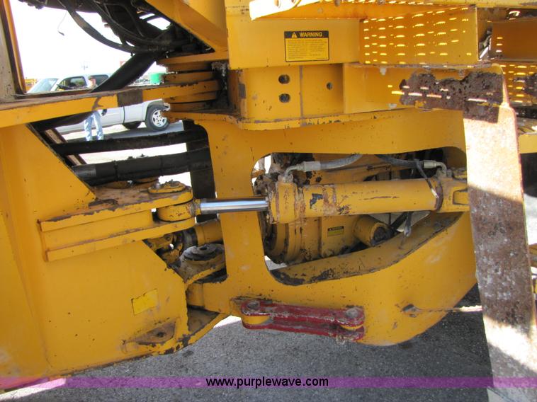 image for item B2055 1995 Volvo L150 articulating wheel loader