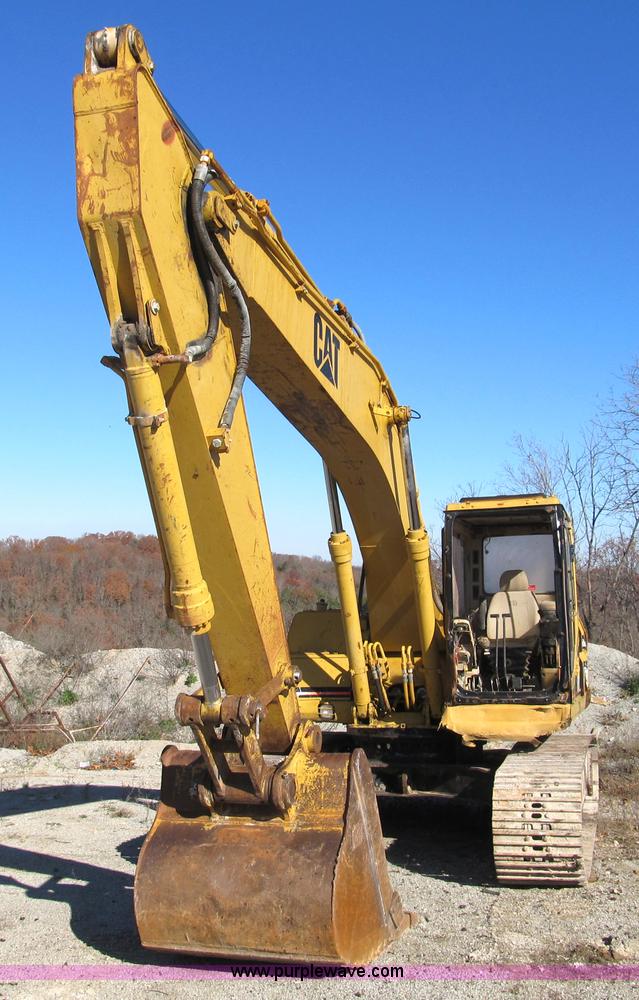 image for item B2061 1993 Caterpillar 320L excavator