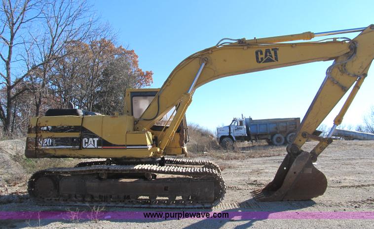 image for item B2061 1993 Caterpillar 320L excavator
