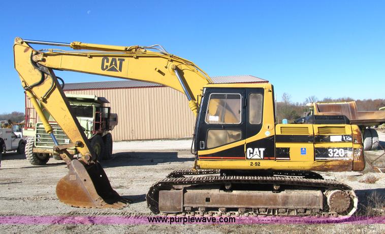 image for item B2061 1993 Caterpillar 320L excavator