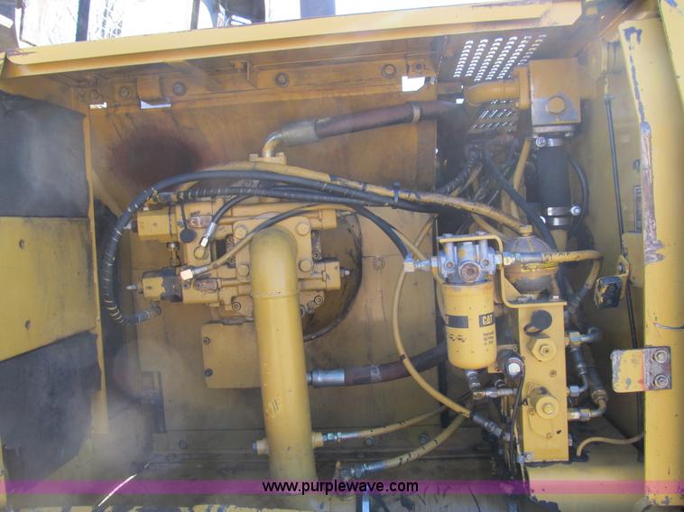 image for item B2061 1993 Caterpillar 320L excavator