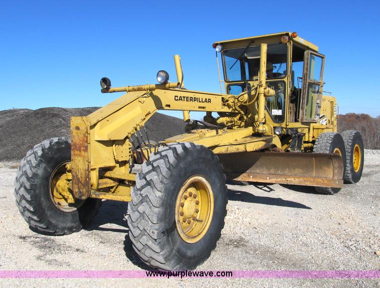 image for item B2062 1984 Caterpillar 140G motor grader
