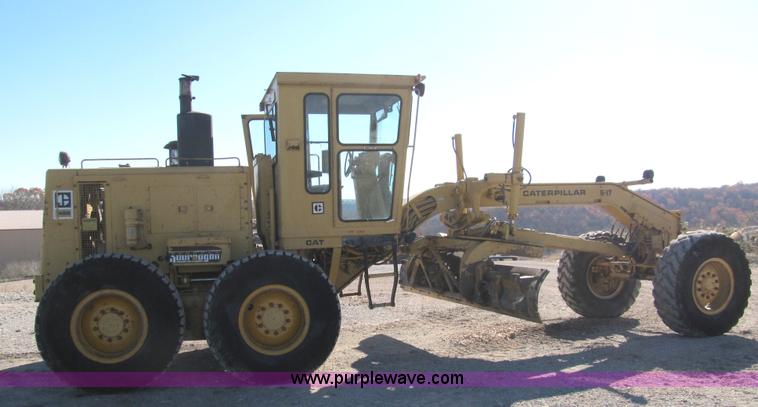 image for item B2062 1984 Caterpillar 140G motor grader