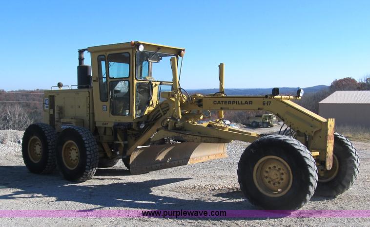 image for item B2062 1984 Caterpillar 140G motor grader
