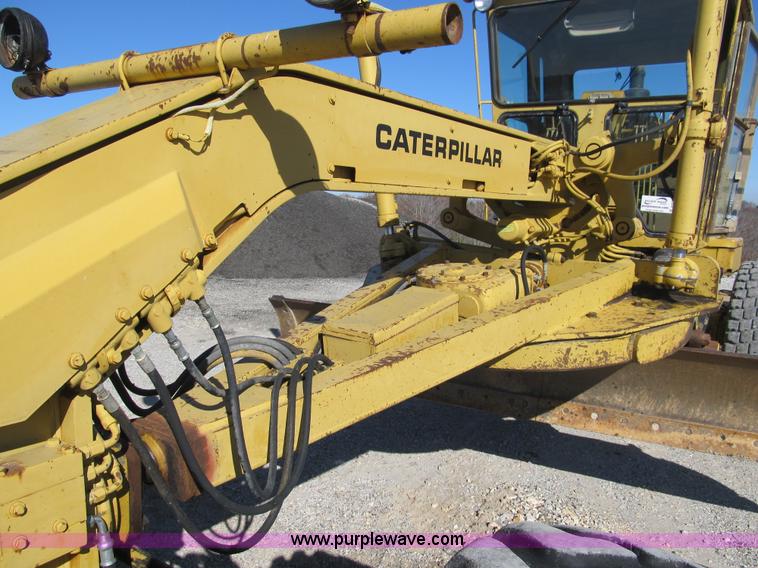image for item B2062 1984 Caterpillar 140G motor grader