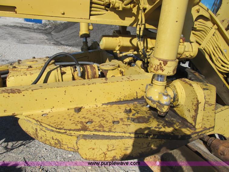 image for item B2062 1984 Caterpillar 140G motor grader
