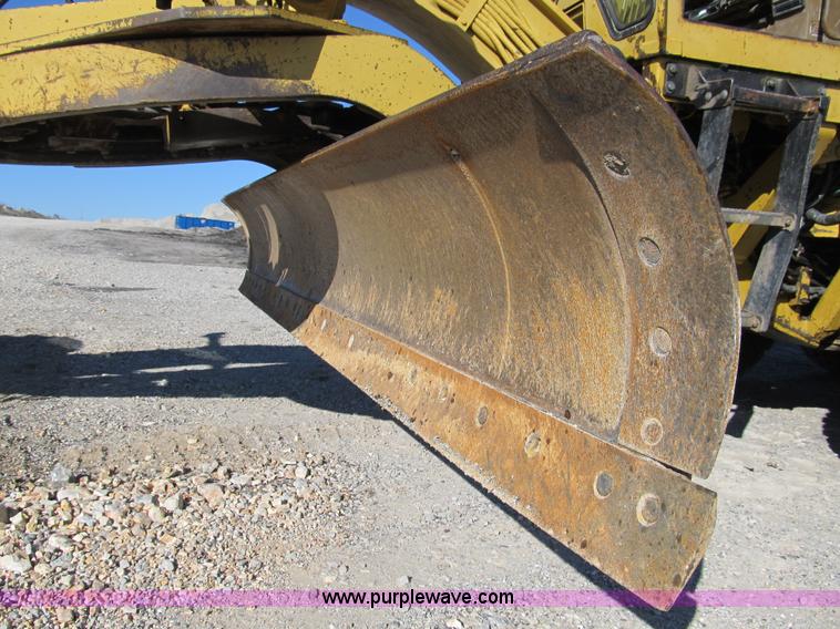 image for item B2062 1984 Caterpillar 140G motor grader