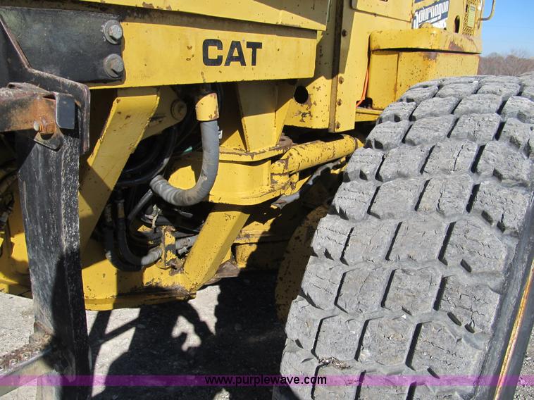 image for item B2062 1984 Caterpillar 140G motor grader