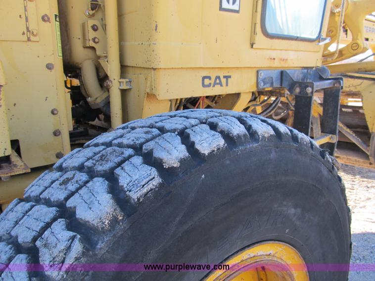 image for item B2062 1984 Caterpillar 140G motor grader