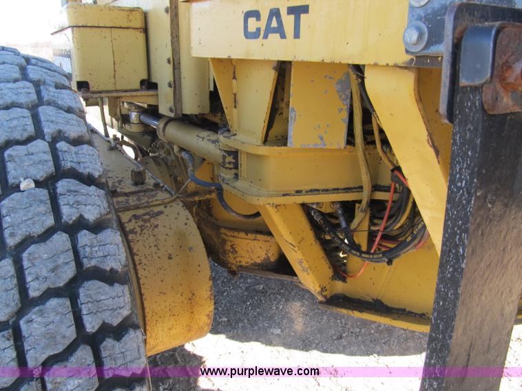 image for item B2062 1984 Caterpillar 140G motor grader