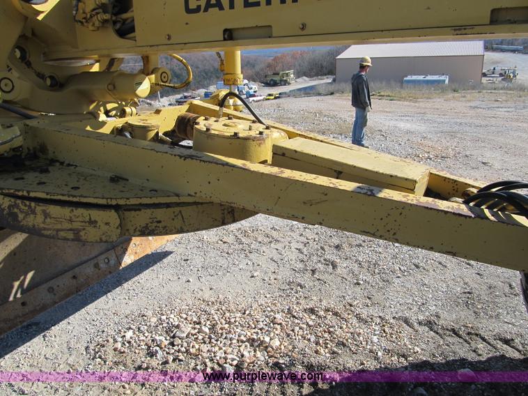 image for item B2062 1984 Caterpillar 140G motor grader