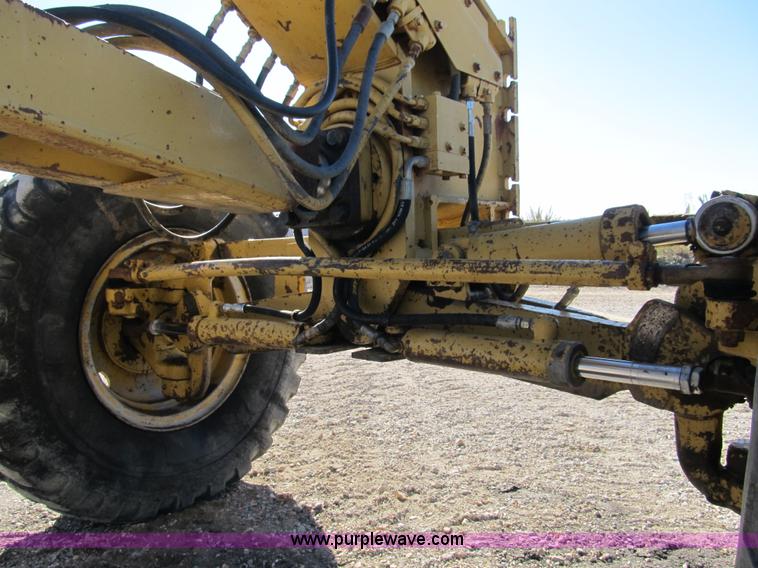 image for item B2062 1984 Caterpillar 140G motor grader